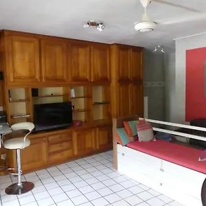 Un Pied-a-terre Au Centre De Papeete (Tahiti)