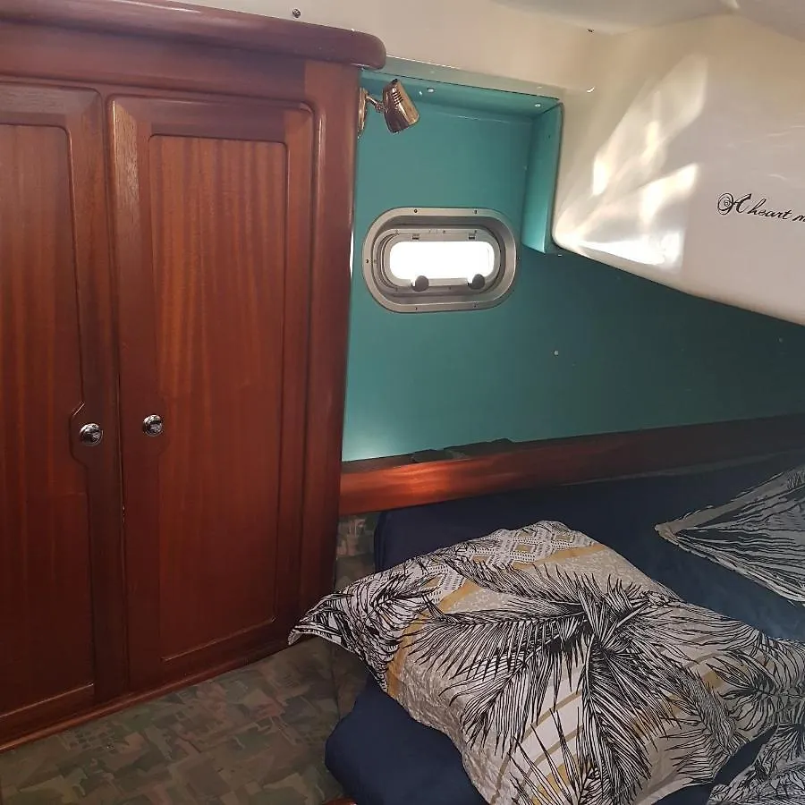 Ботель 2 Nuits Insolites & 1 Excursion Voile A Bord Du Voilier Mori Ora Муреа